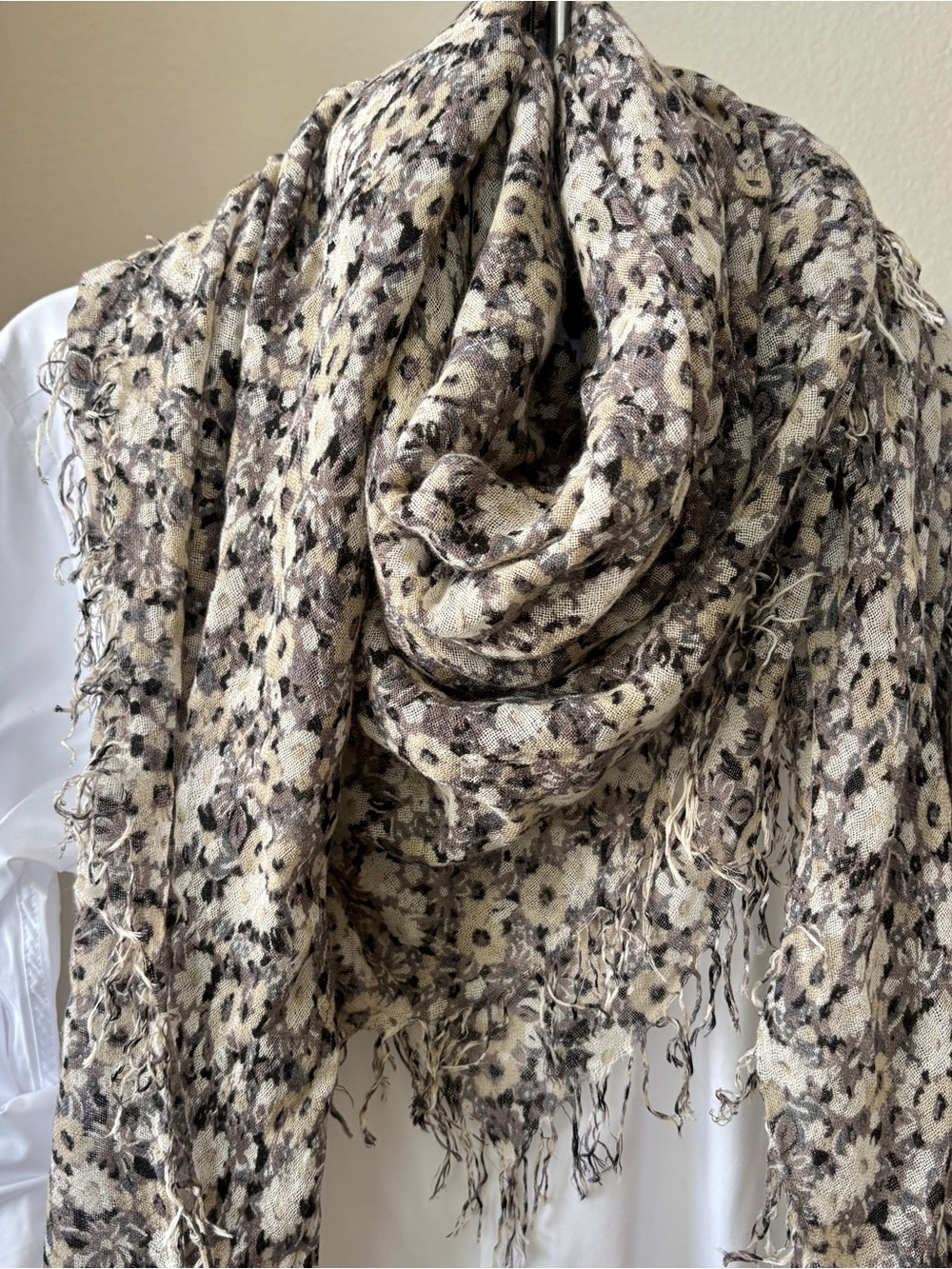 EUC Chan Luu Floral Cashmere Silk Scarf - Picture 2 of 4